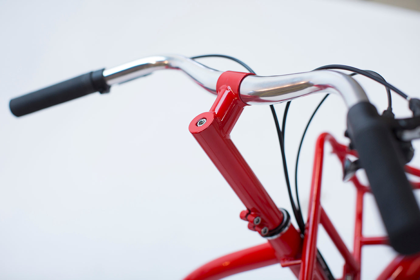 Red bike handle online grips